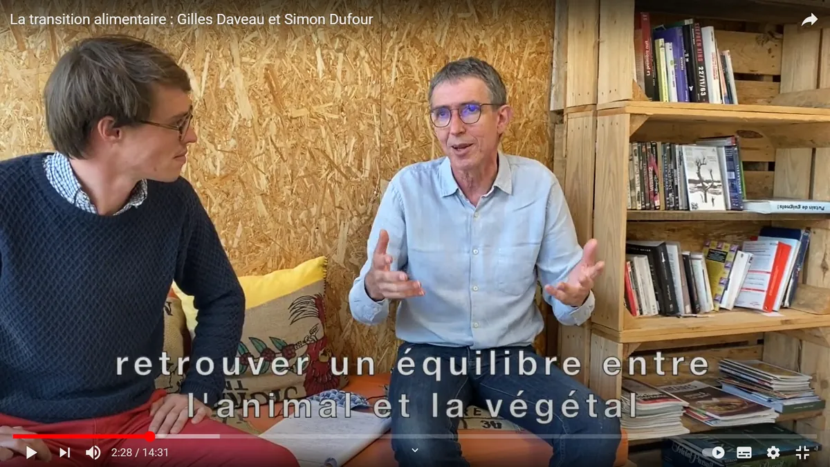 Gilles Daveau au micro lors d’une interview