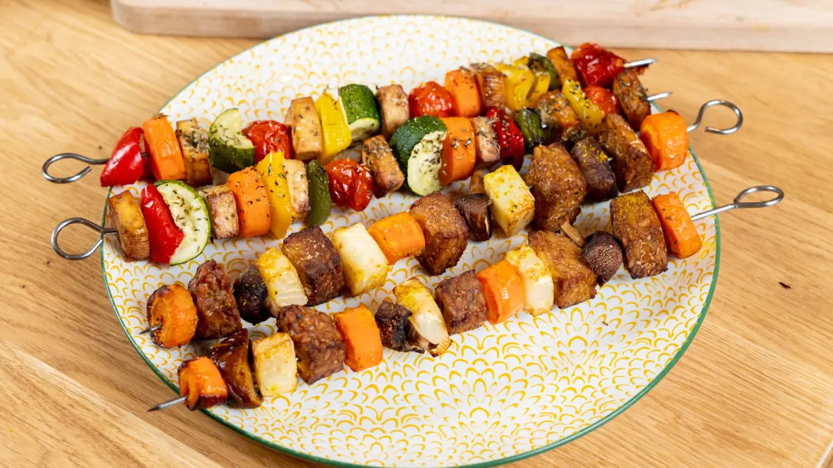 Brochettes de légumes et de tempeh